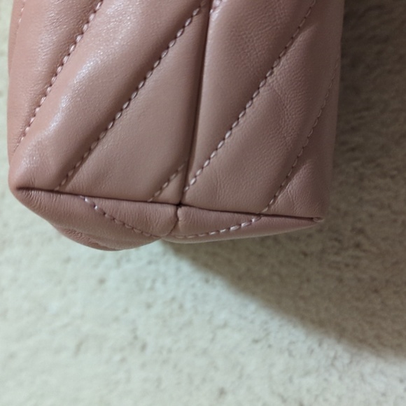 Tory Burch Kira Chevron Convertible Shoulder Bag - Picture 4 of 15